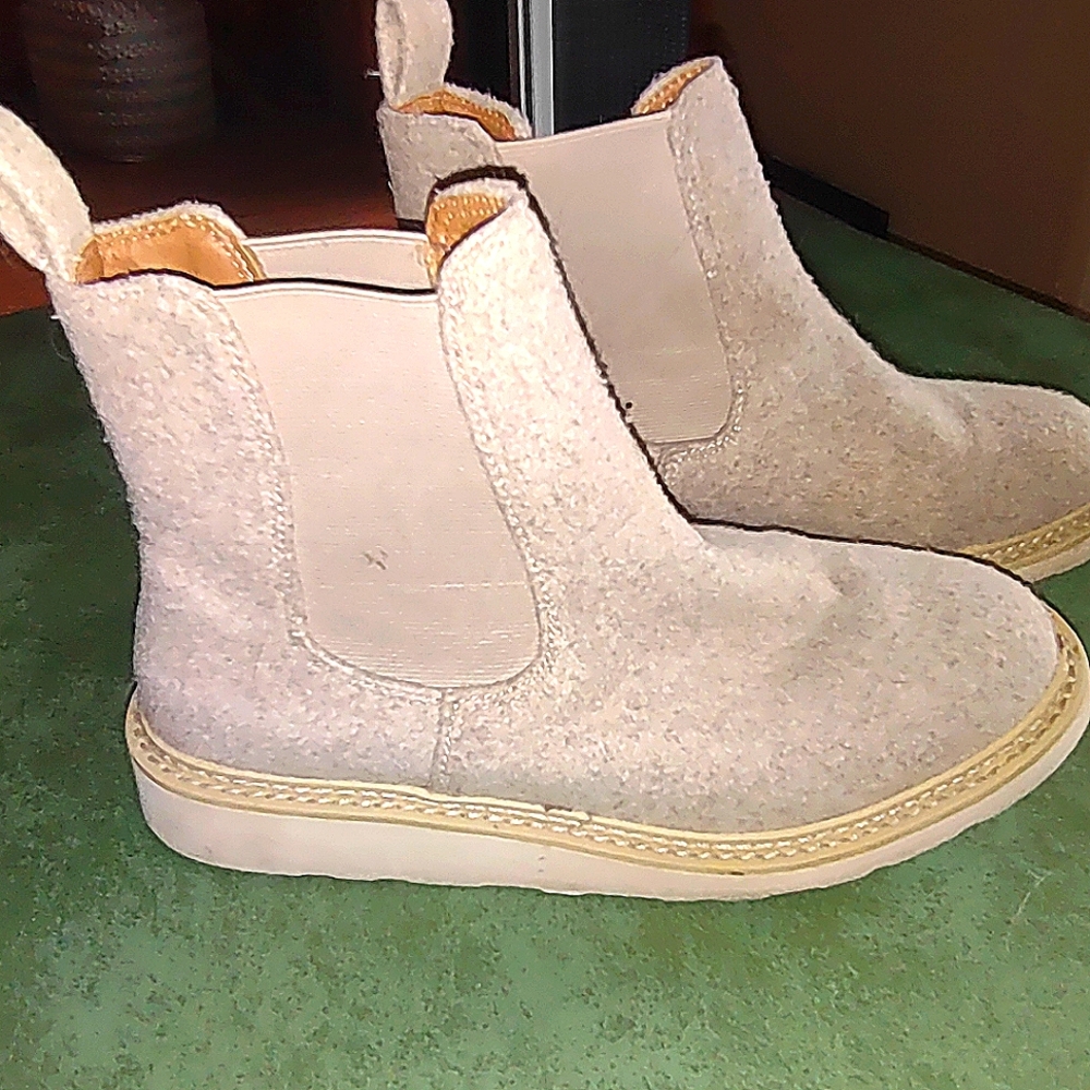 Booties/boots